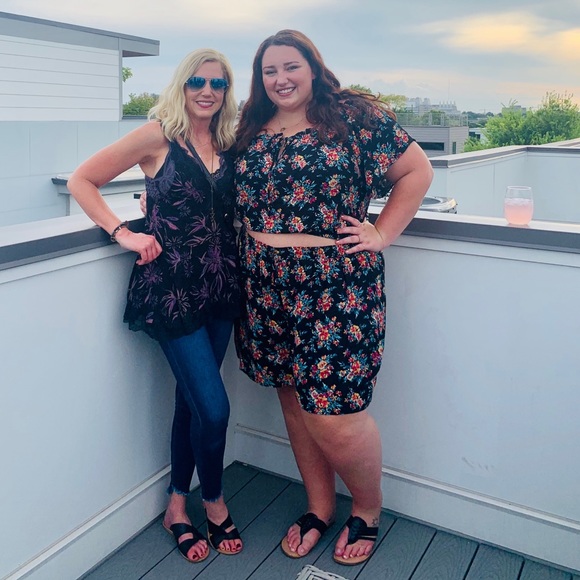 MEET THE POSHER💕😊😘 - Picture 2 of 3